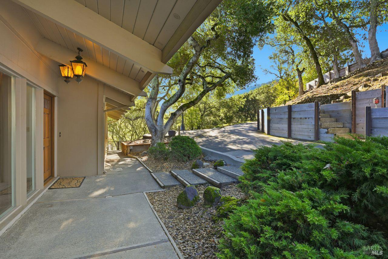 Detail Gallery Image 50 of 57 For 16 Burning Tree Dr, Novato,  CA 94949 - 3 Beds | 2/1 Baths