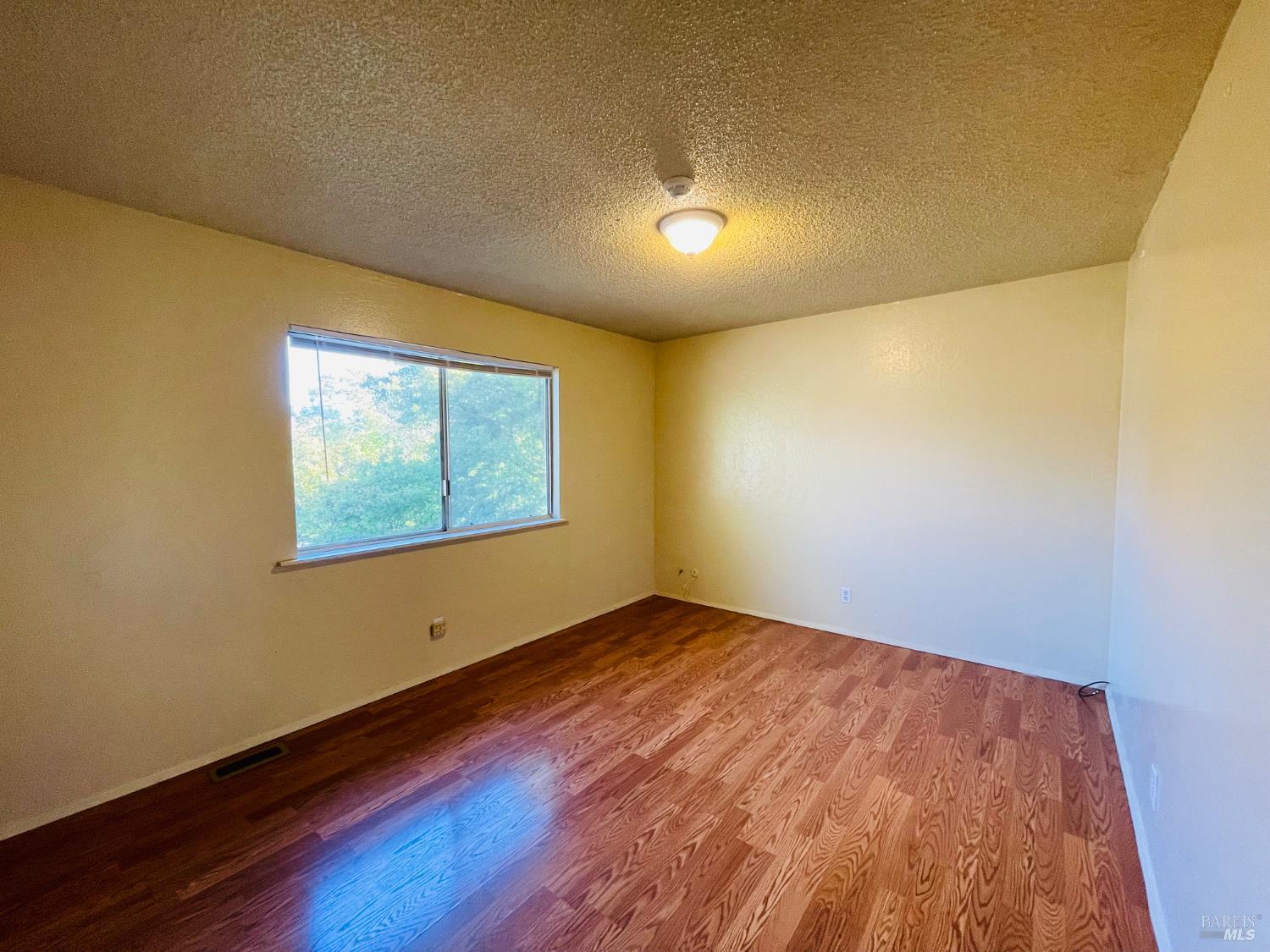 Detail Gallery Image 11 of 23 For 2529 Coffey Ln, Santa Rosa,  CA 95403 - 2 Beds | 1 Baths