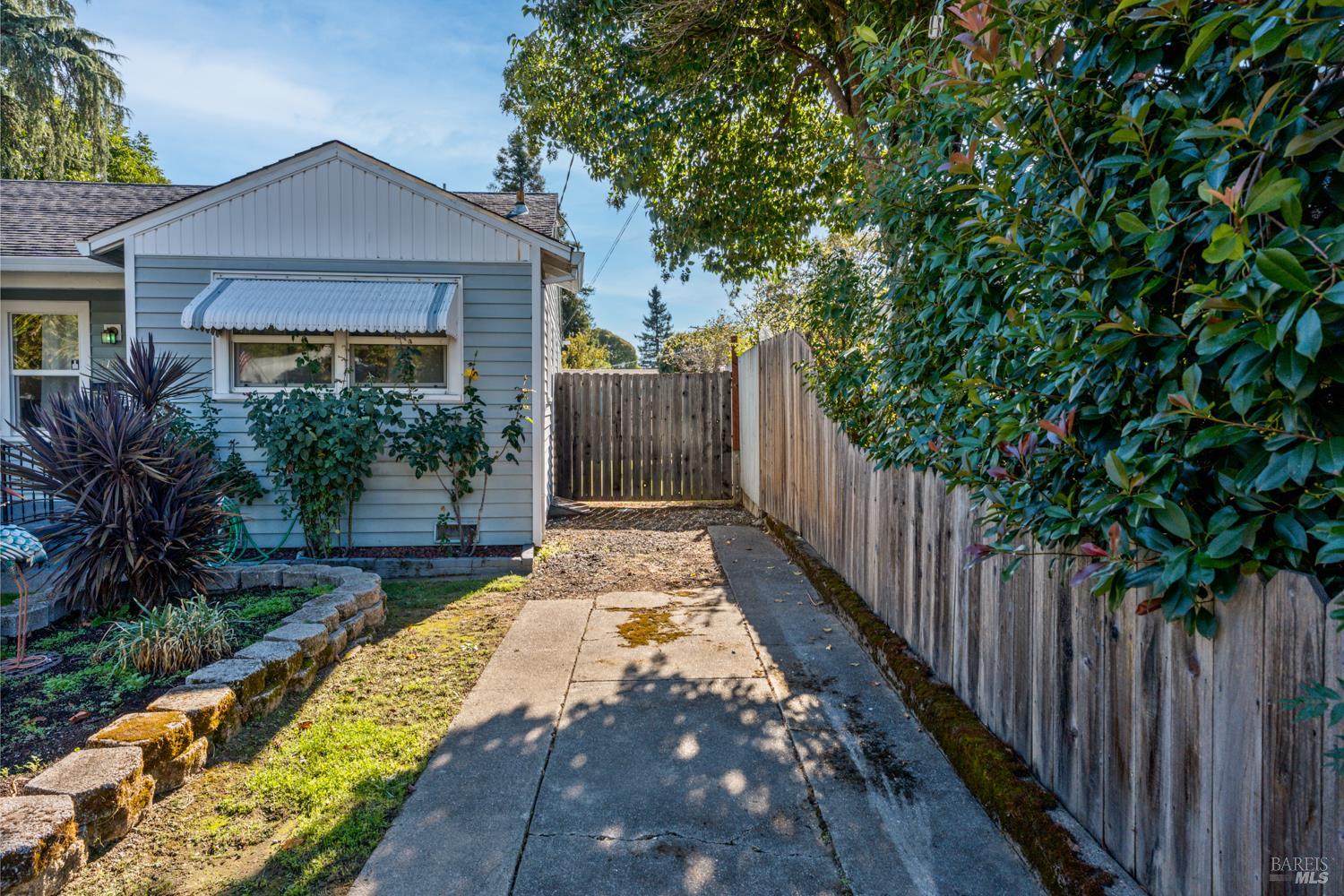 Detail Gallery Image 23 of 25 For 1169 Elm St, Ukiah,  CA 95482 - 2 Beds | 1 Baths