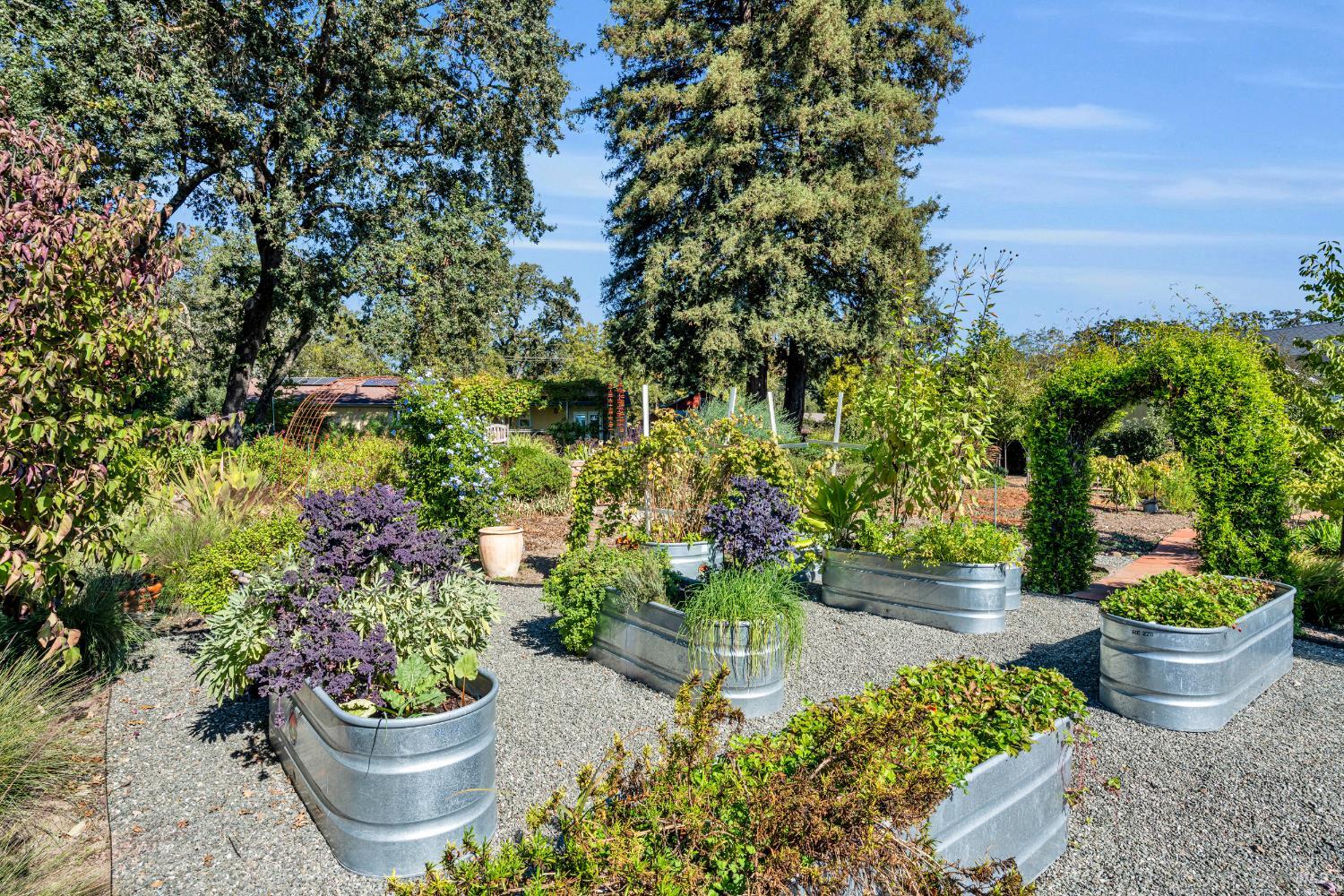 Detail Gallery Image 24 of 34 For 180 W Trinity Rd, Glen Ellen,  CA 95442 - 3 Beds | 2 Baths