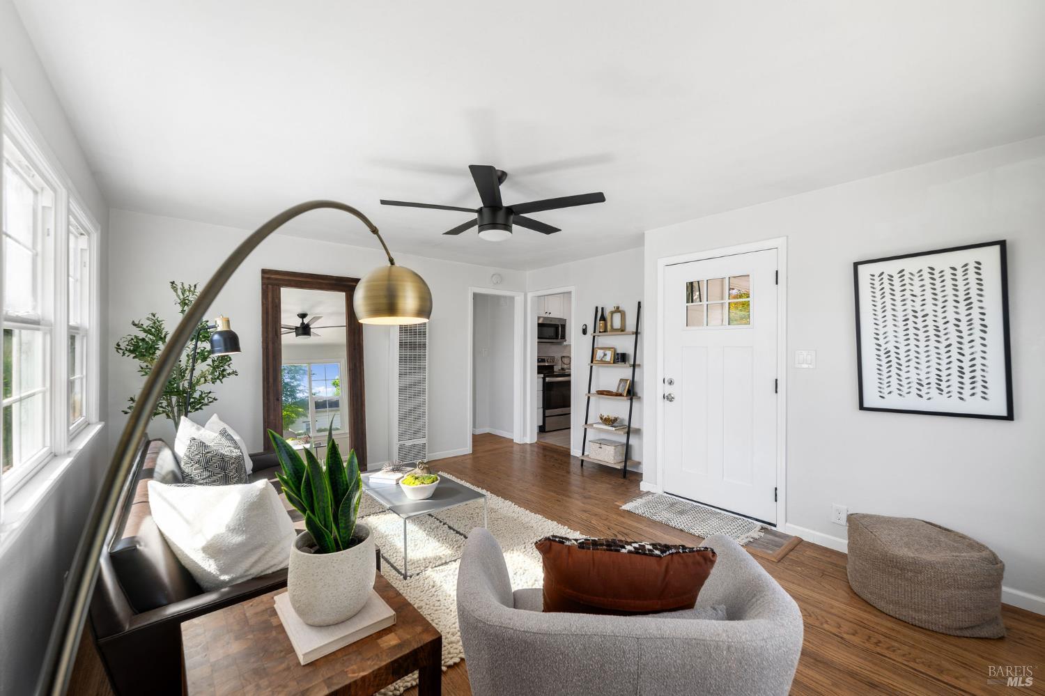 Detail Gallery Image 8 of 32 For 2005 Adrian St, Napa,  CA 94559 - 2 Beds | 1 Baths