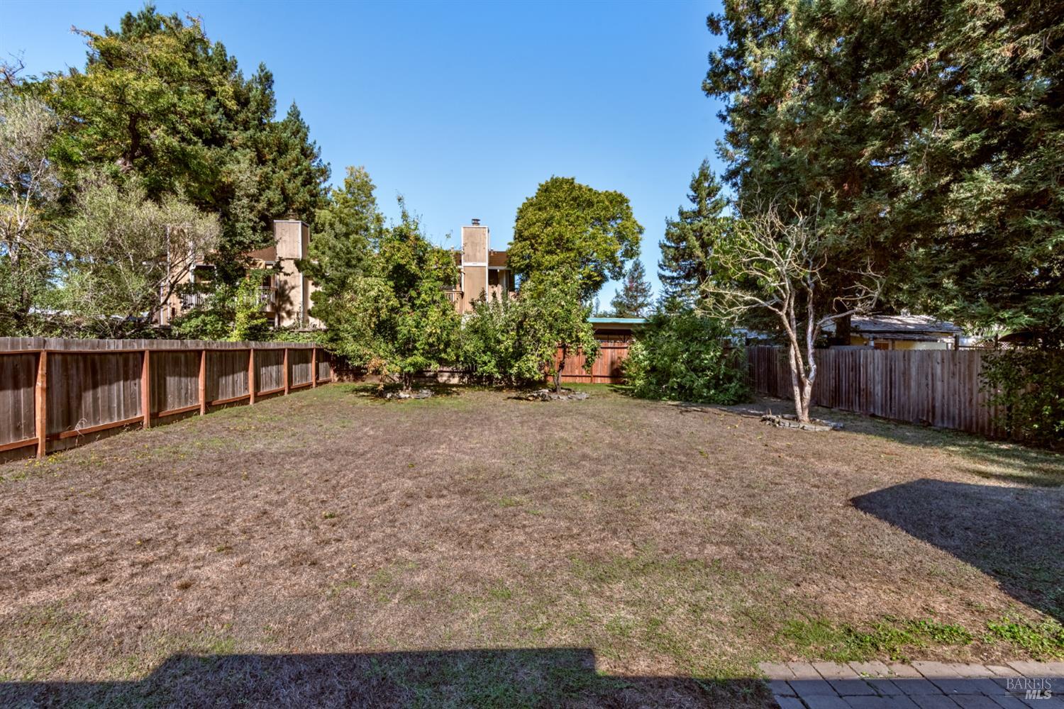 Detail Gallery Image 6 of 31 For 151 Earle St, Santa Rosa,  CA 95407 - 2 Beds | 1 Baths