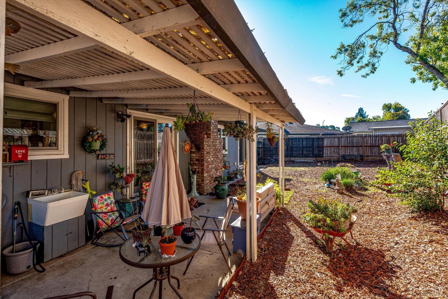 Detail Gallery Image 23 of 28 For 1605 Charlene Pl, Santa Rosa,  CA 95401 - 3 Beds | 2 Baths