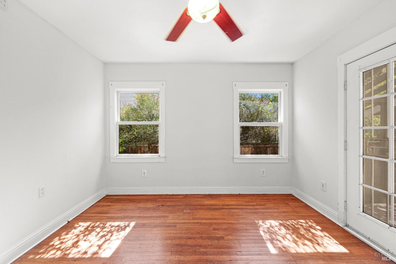 Detail Gallery Image 9 of 21 For 743 Davis St, Santa Rosa,  CA 95401 - 4 Beds | 2 Baths