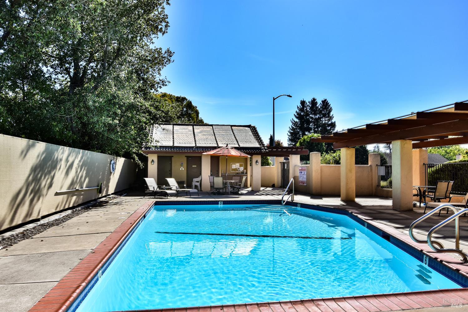 Detail Gallery Image 28 of 30 For 480 La Quinta Ln, Sonoma,  CA 95476 - 2 Beds | 2 Baths