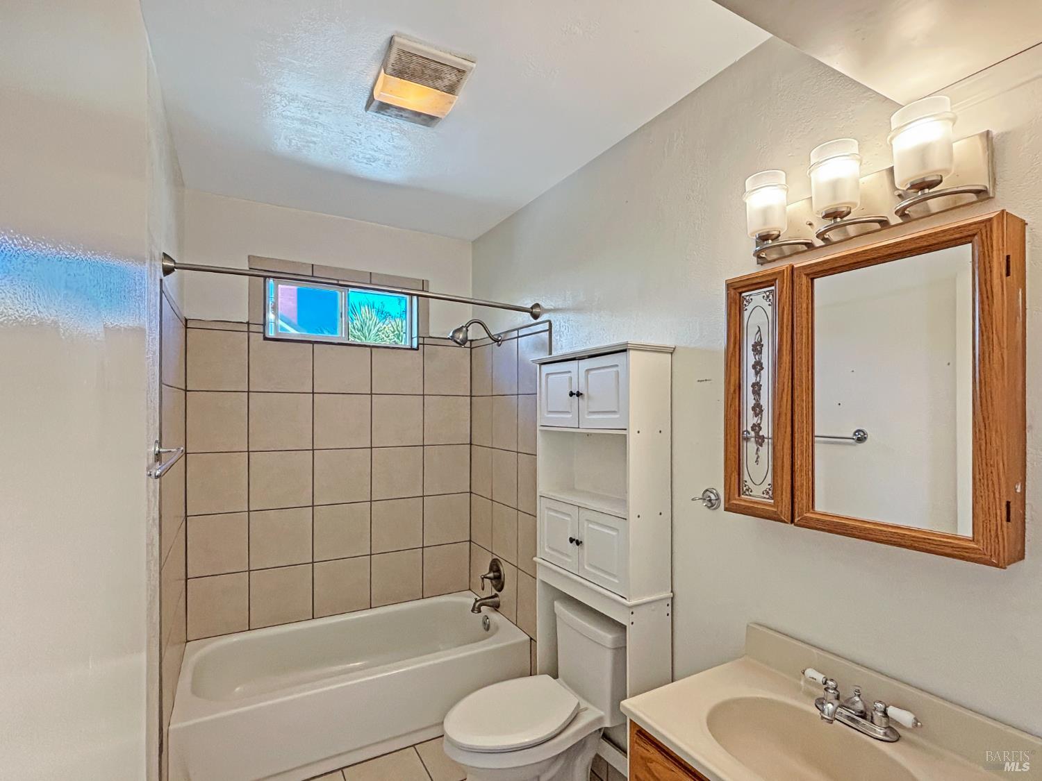 Detail Gallery Image 12 of 27 For 121 Florence St, Fort Bragg,  CA 95437 - 2 Beds | 1 Baths