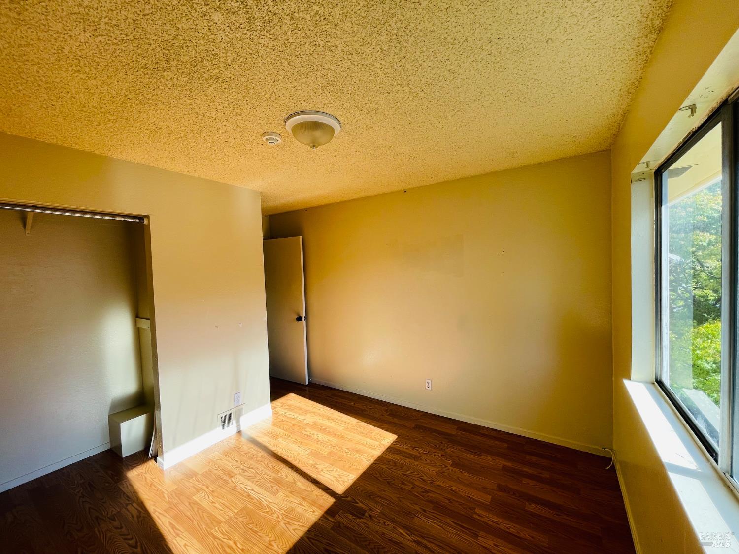 Detail Gallery Image 16 of 23 For 2529 Coffey Ln, Santa Rosa,  CA 95403 - 2 Beds | 1 Baths