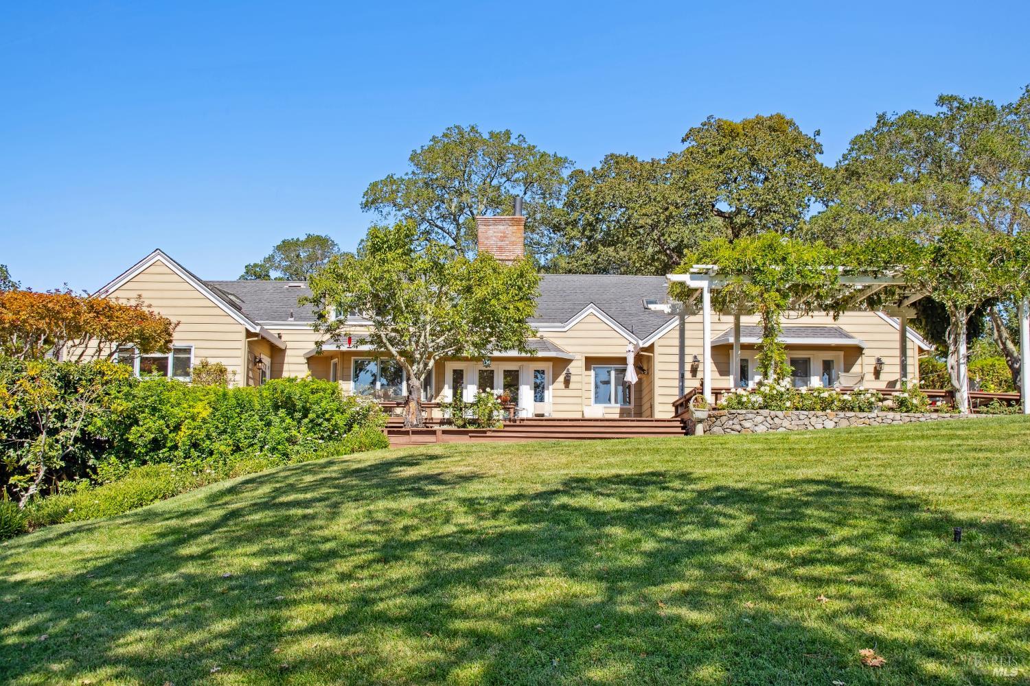 Detail Gallery Image 55 of 70 For 2399 Sobre Vista Rd, Sonoma,  CA 95476 - 4 Beds | 3/1 Baths