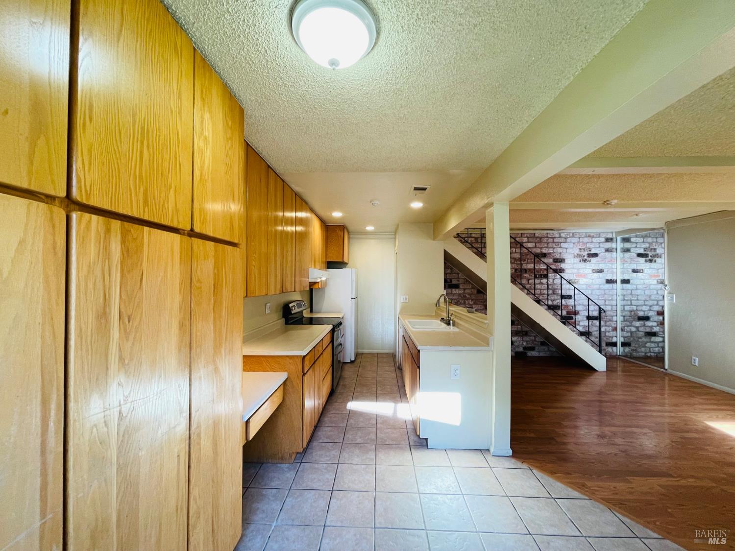 Detail Gallery Image 5 of 23 For 2529 Coffey Ln, Santa Rosa,  CA 95403 - 2 Beds | 1 Baths