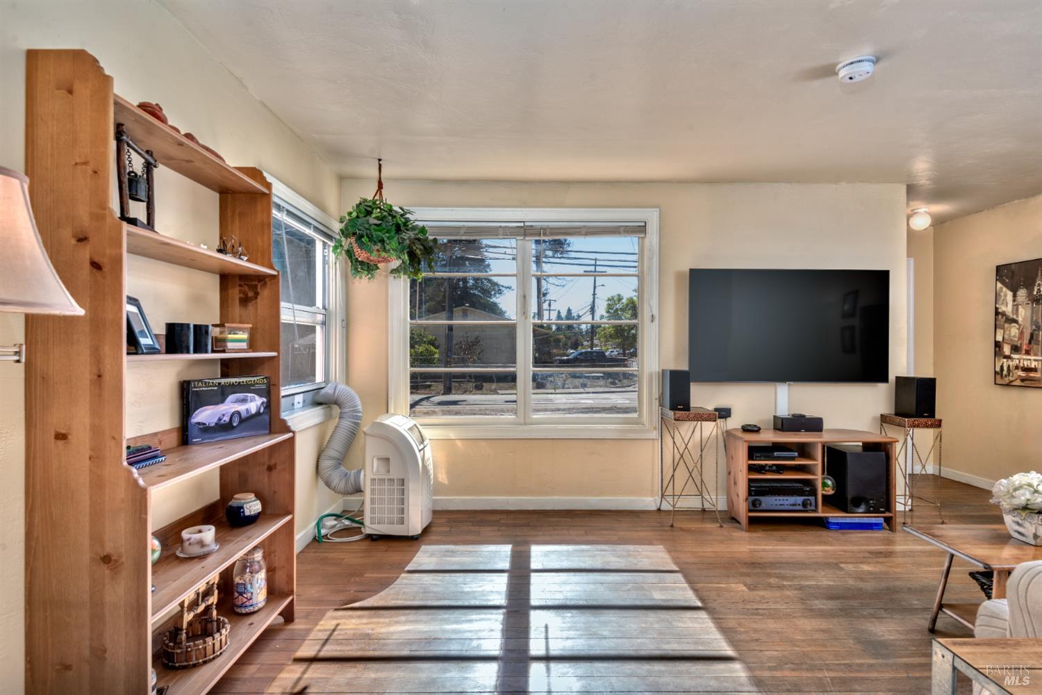 Detail Gallery Image 12 of 31 For 151 Earle St, Santa Rosa,  CA 95407 - 2 Beds | 1 Baths