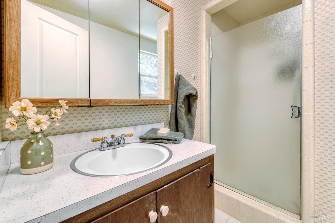 Detail Gallery Image 23 of 47 For 20 Poppy Ln, Mill Valley,  CA 94941 - 3 Beds | 2 Baths