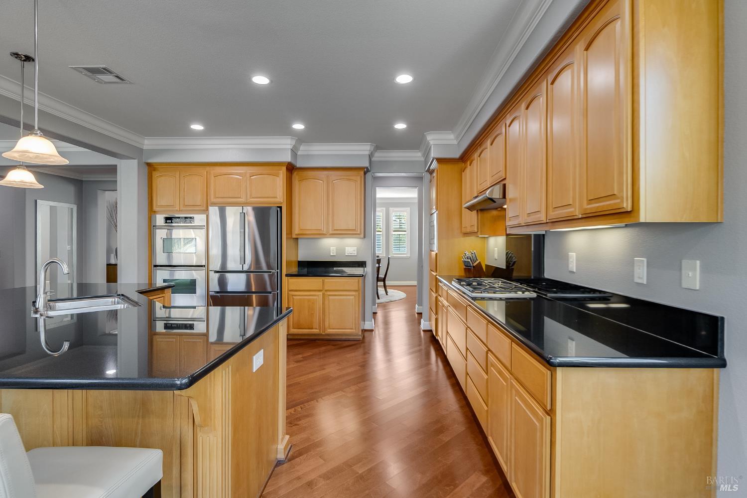 Detail Gallery Image 27 of 88 For 672 Mcallister Dr, Benicia,  CA 94510 - 5 Beds | 4 Baths