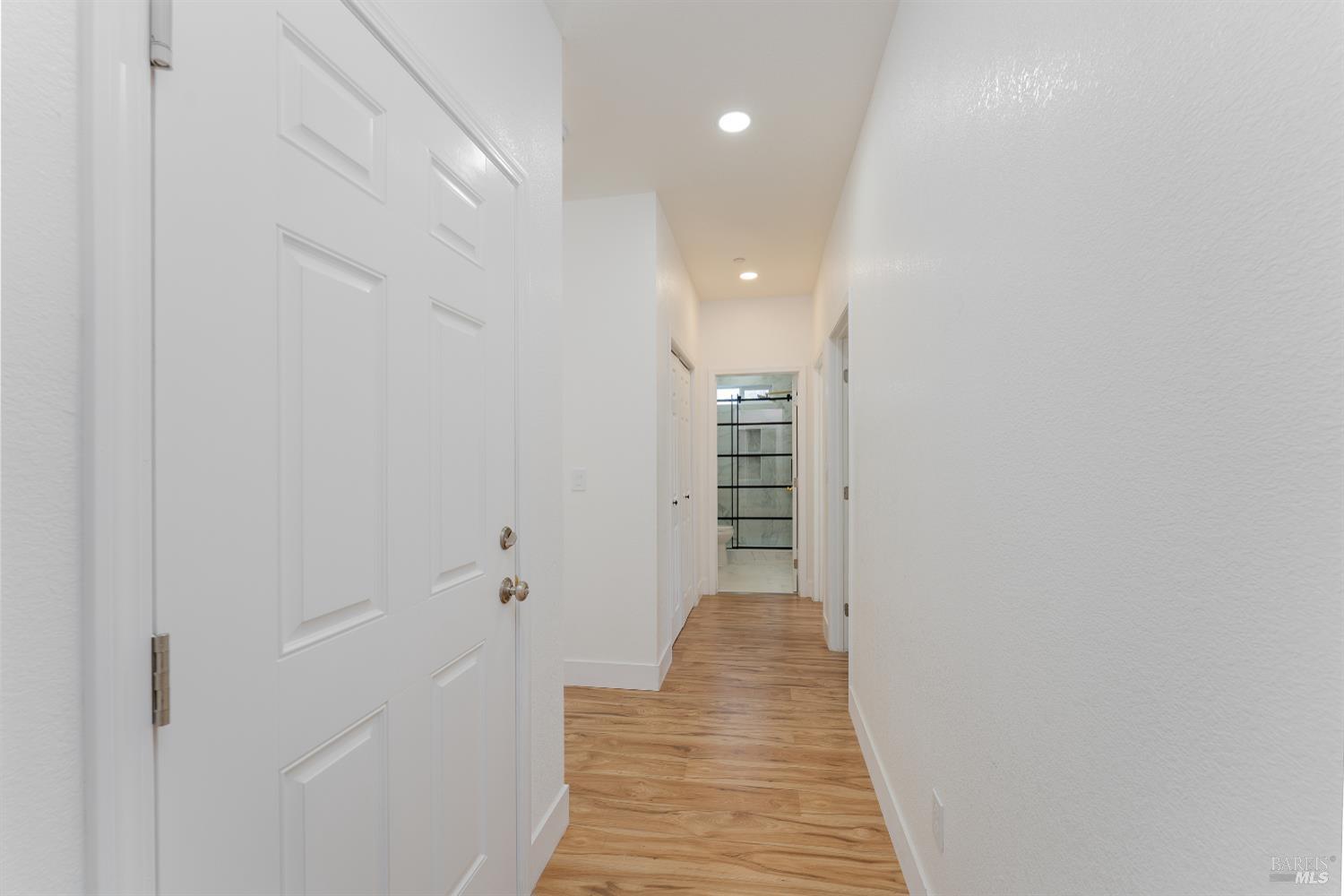 Detail Gallery Image 3 of 16 For 6100 Eastside Calpella Rd, Ukiah,  CA 95482 - 3 Beds | 2 Baths