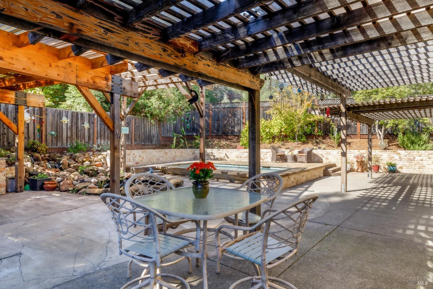 Detail Gallery Image 20 of 38 For 311 Laurel Ct, Cloverdale,  CA 95425 - 2 Beds | 2 Baths