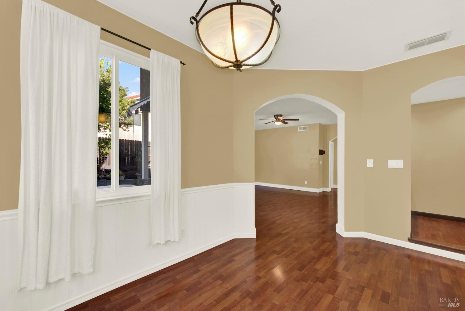 Detail Gallery Image 34 of 99 For 719 Rambleton Dr, Vacaville,  CA 95688 - 5 Beds | 3 Baths