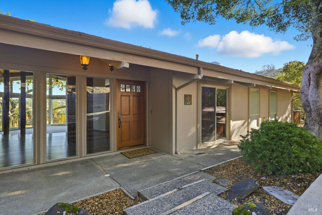 Detail Gallery Image 6 of 57 For 16 Burning Tree Dr, Novato,  CA 94949 - 3 Beds | 2/1 Baths