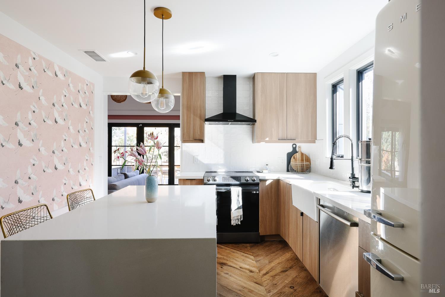 Detail Gallery Image 9 of 59 For 18445 1st Ave, Sonoma,  CA 95476 - 2 Beds | 2 Baths