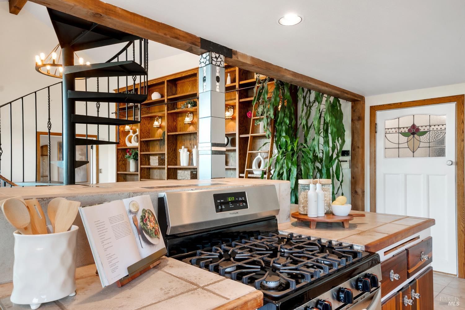 Detail Gallery Image 13 of 64 For 12303 Margie Ln, Glen Ellen,  CA 95442 - 1 Beds | 1/1 Baths