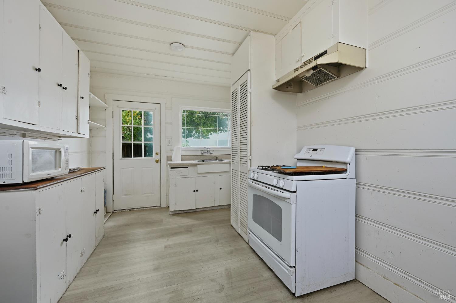 Detail Gallery Image 29 of 31 For 721 Grove St, Sonoma,  CA 95476 - – Beds | – Baths