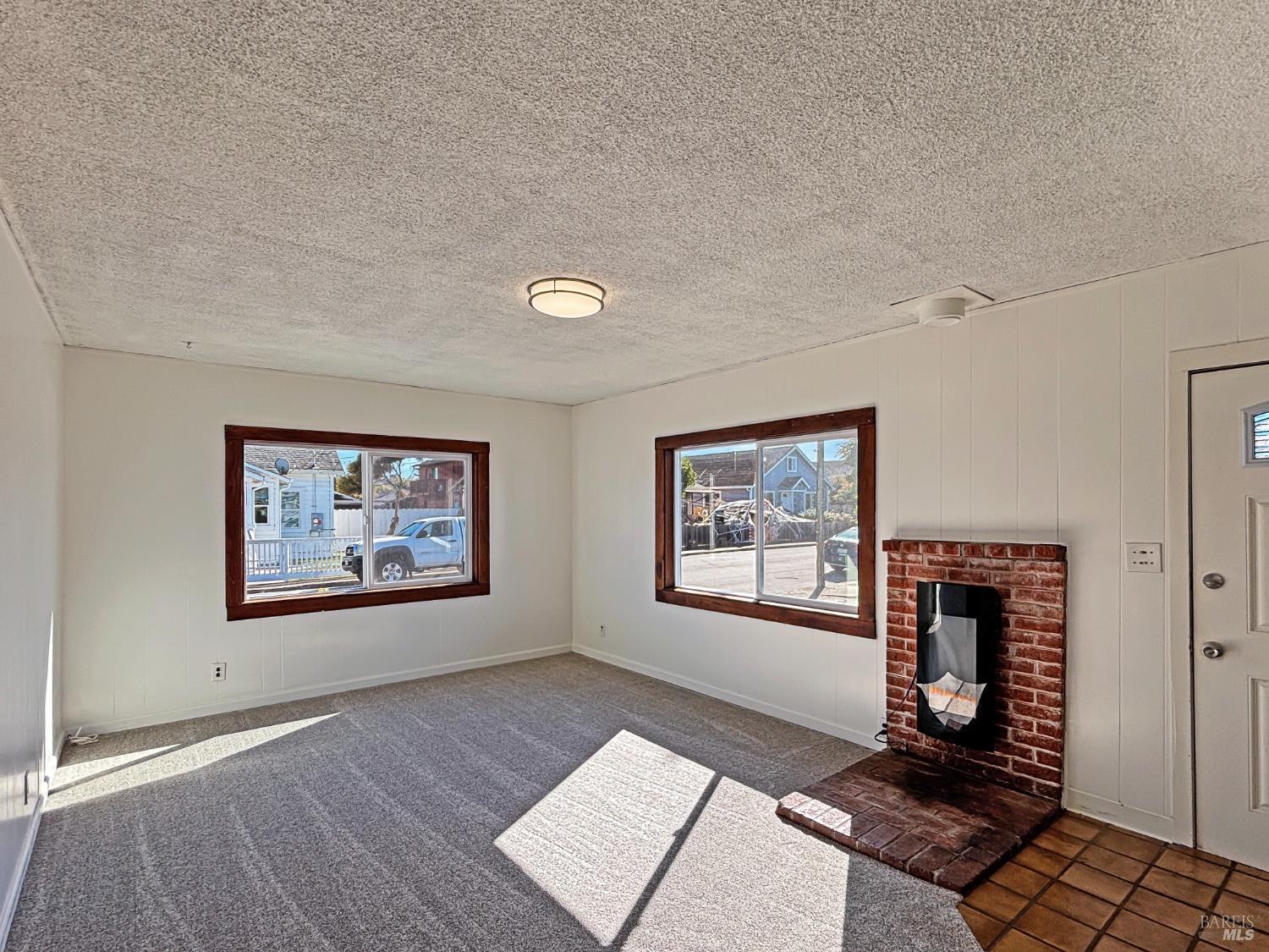 Detail Gallery Image 6 of 27 For 121 Florence St, Fort Bragg,  CA 95437 - 2 Beds | 1 Baths