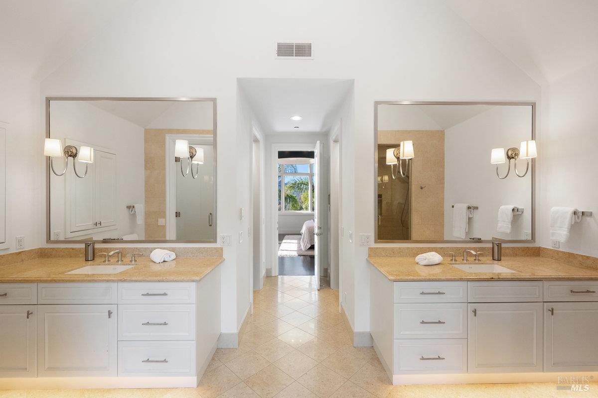 Detail Gallery Image 23 of 65 For 220 Deer Park Ave, San Rafael,  CA 94901 - 6 Beds | 6/1 Baths