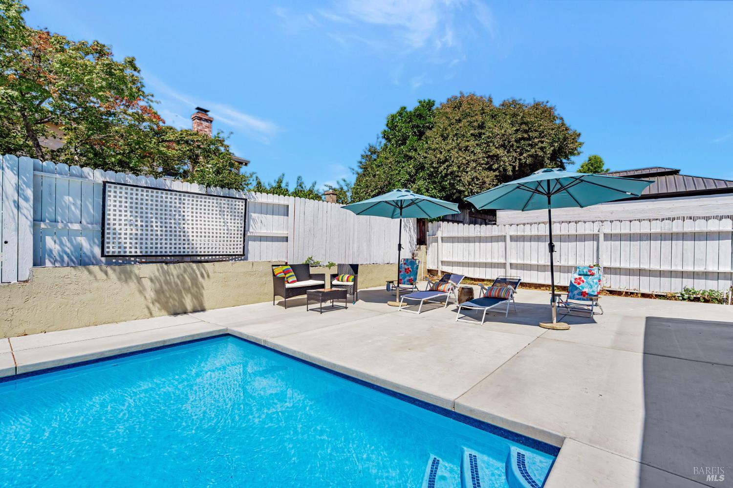 Detail Gallery Image 34 of 40 For 1019 Westview Dr, Napa,  CA 94558 - 4 Beds | 2/1 Baths