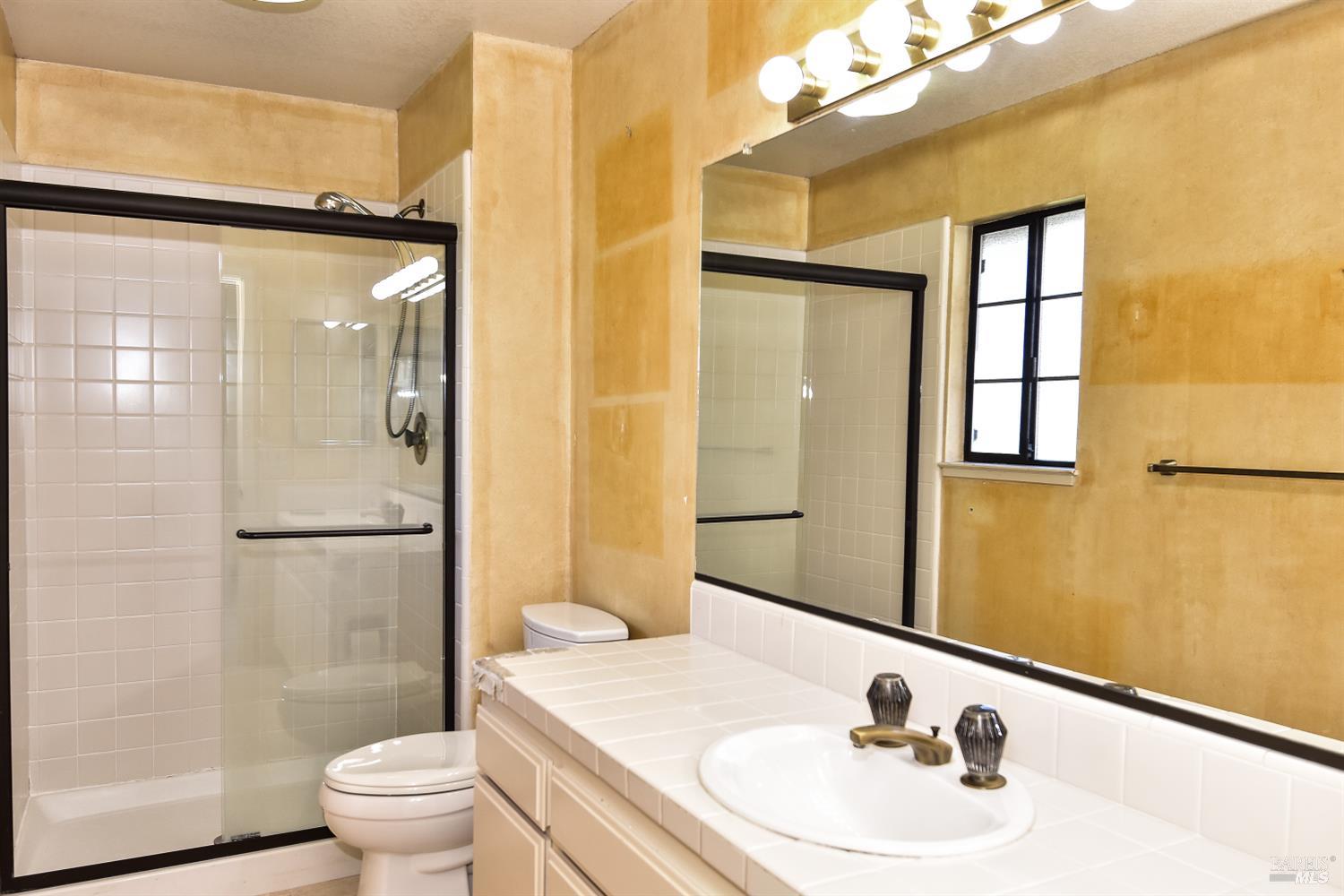 Detail Gallery Image 21 of 30 For 480 La Quinta Ln, Sonoma,  CA 95476 - 2 Beds | 2 Baths