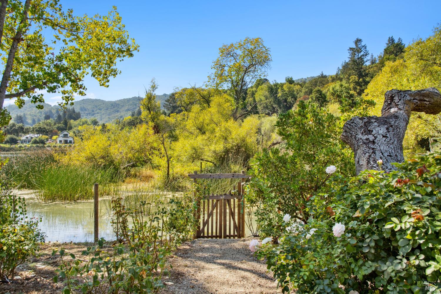 Detail Gallery Image 36 of 70 For 2399 Sobre Vista Rd, Sonoma,  CA 95476 - 4 Beds | 3/1 Baths