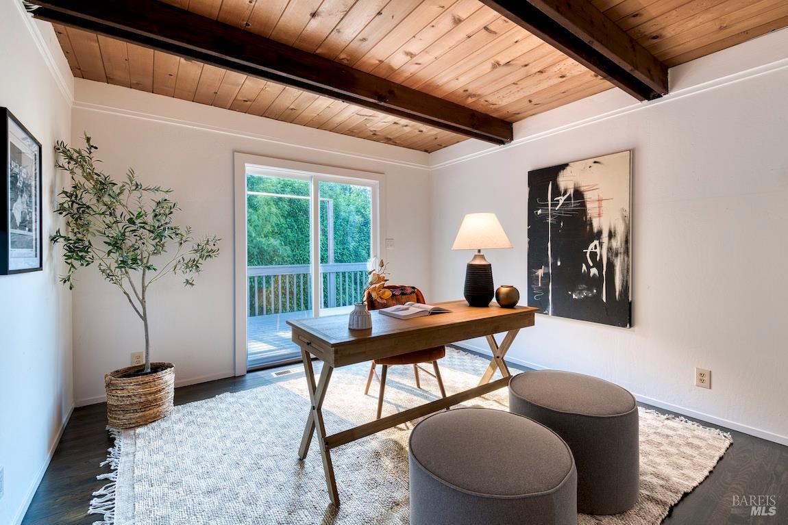 Detail Gallery Image 11 of 47 For 20 Poppy Ln, Mill Valley,  CA 94941 - 3 Beds | 2 Baths