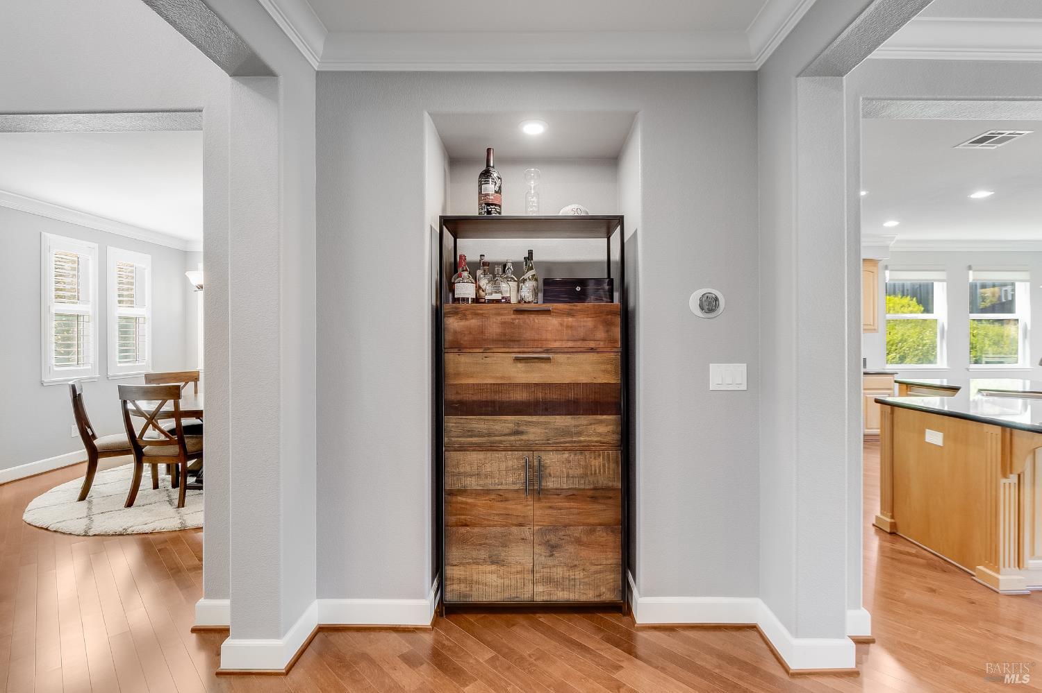 Detail Gallery Image 16 of 88 For 672 Mcallister Dr, Benicia,  CA 94510 - 5 Beds | 4 Baths