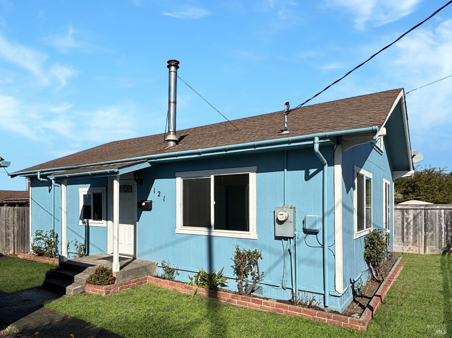 Detail Gallery Image 4 of 27 For 121 Florence St, Fort Bragg,  CA 95437 - 2 Beds | 1 Baths