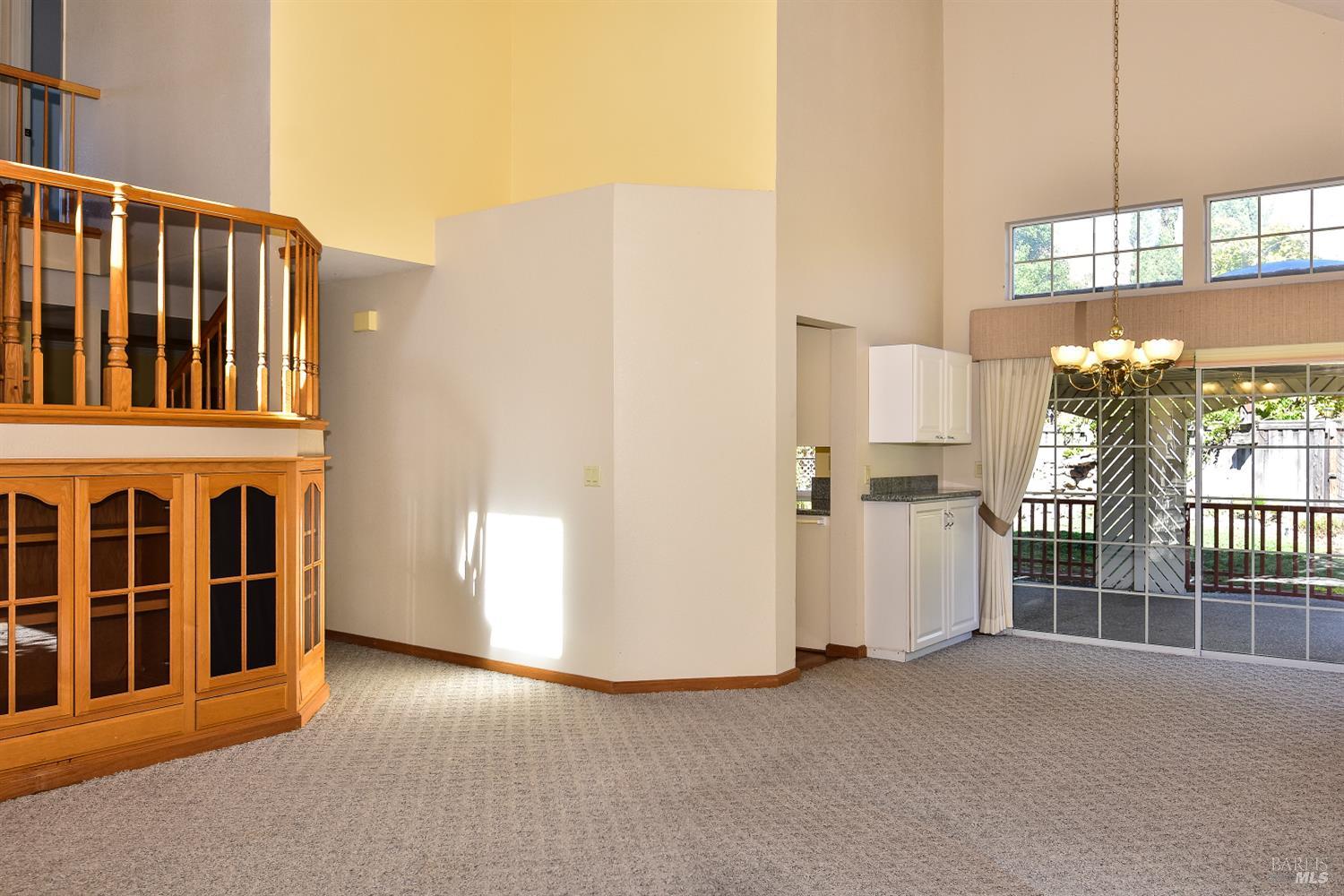 Detail Gallery Image 4 of 24 For 2728 Terry Ct, Pinole,  CA 94564 - 3 Beds | 2/1 Baths