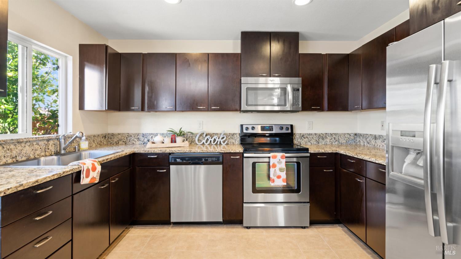 Detail Gallery Image 9 of 30 For 116 Birchwood Ct, Suisun City,  CA 94585 - 3 Beds | 2 Baths