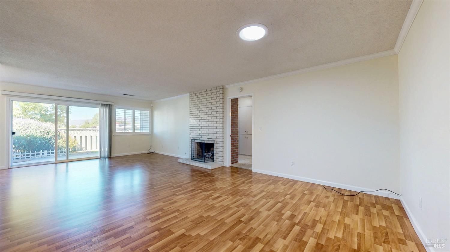 Detail Gallery Image 15 of 65 For 339 Valley Oaks Dr, Santa Rosa,  CA 95409 - 2 Beds | 2 Baths