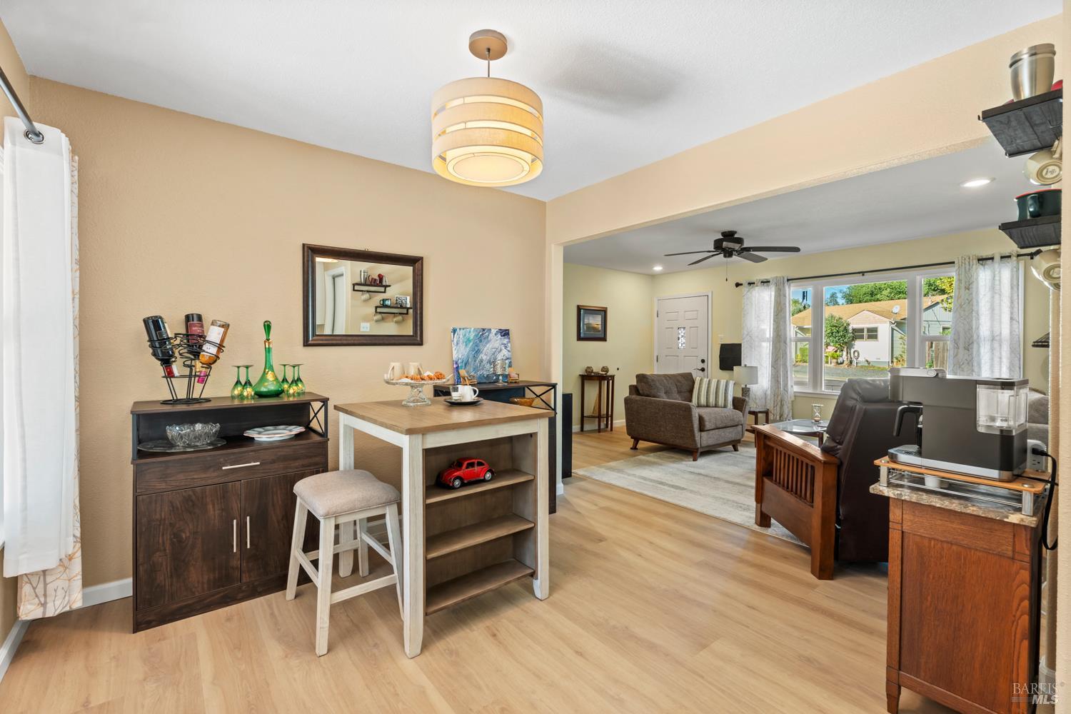 Detail Gallery Image 6 of 25 For 1169 Elm St, Ukiah,  CA 95482 - 2 Beds | 1 Baths