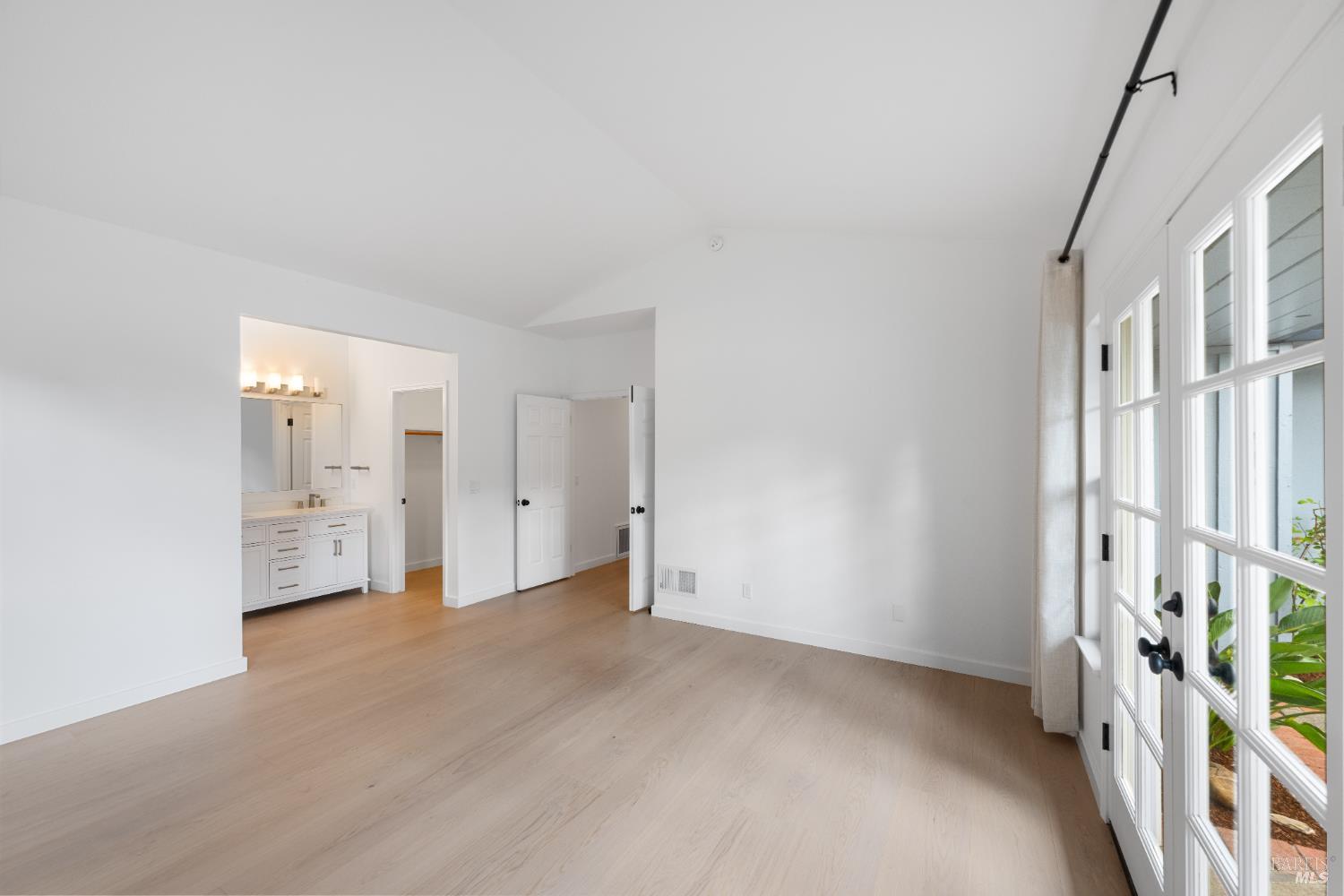 Detail Gallery Image 15 of 22 For 889 Princeton Dr, Sonoma,  CA 95476 - 2 Beds | 2 Baths