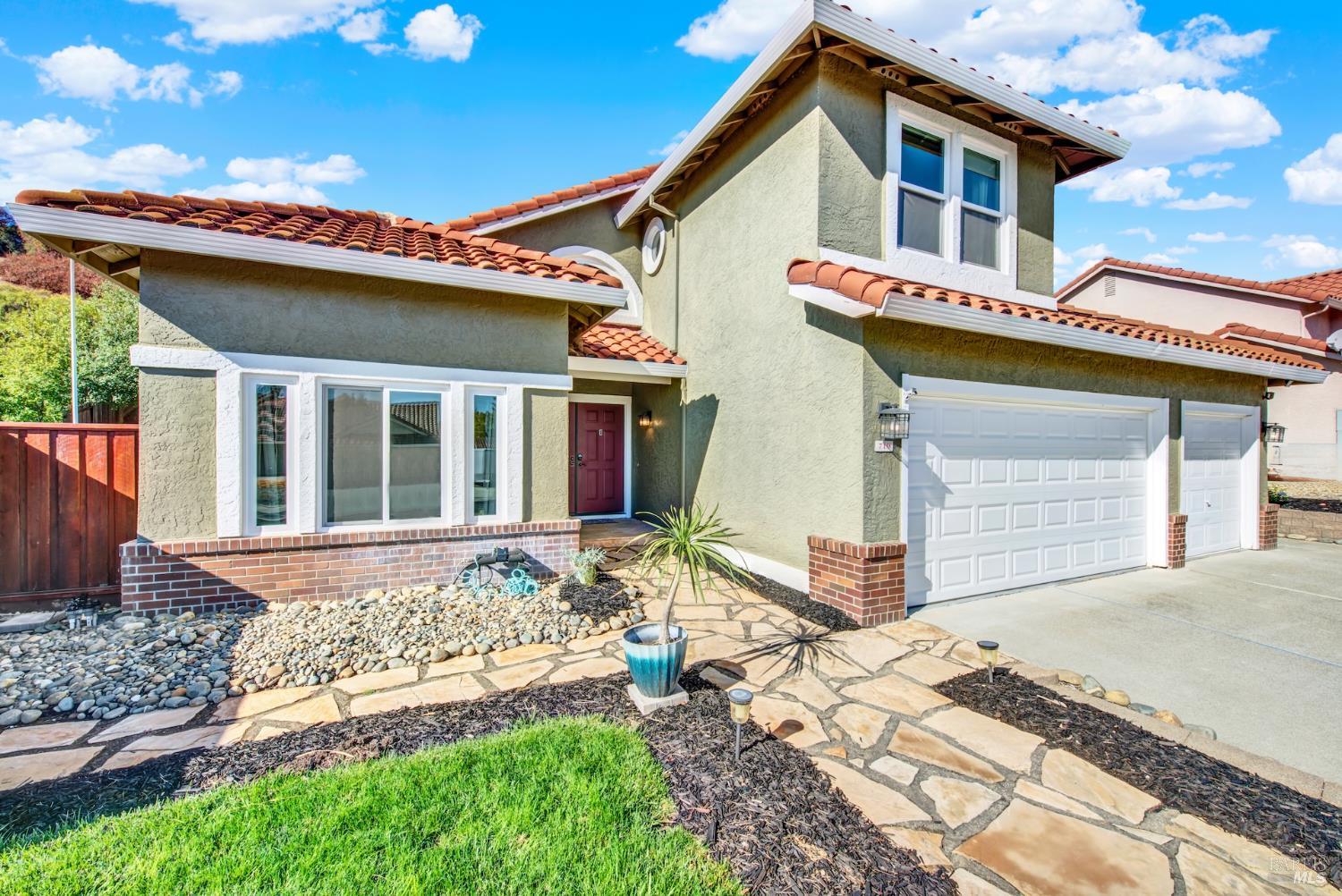 Detail Gallery Image 7 of 99 For 719 Rambleton Dr, Vacaville,  CA 95688 - 5 Beds | 3 Baths