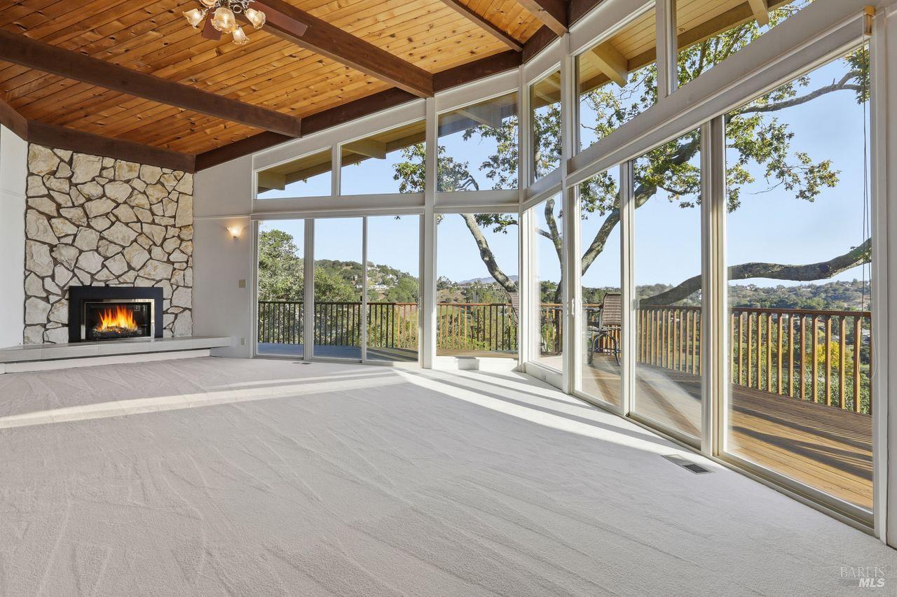 Detail Gallery Image 12 of 57 For 16 Burning Tree Dr, Novato,  CA 94949 - 3 Beds | 2/1 Baths