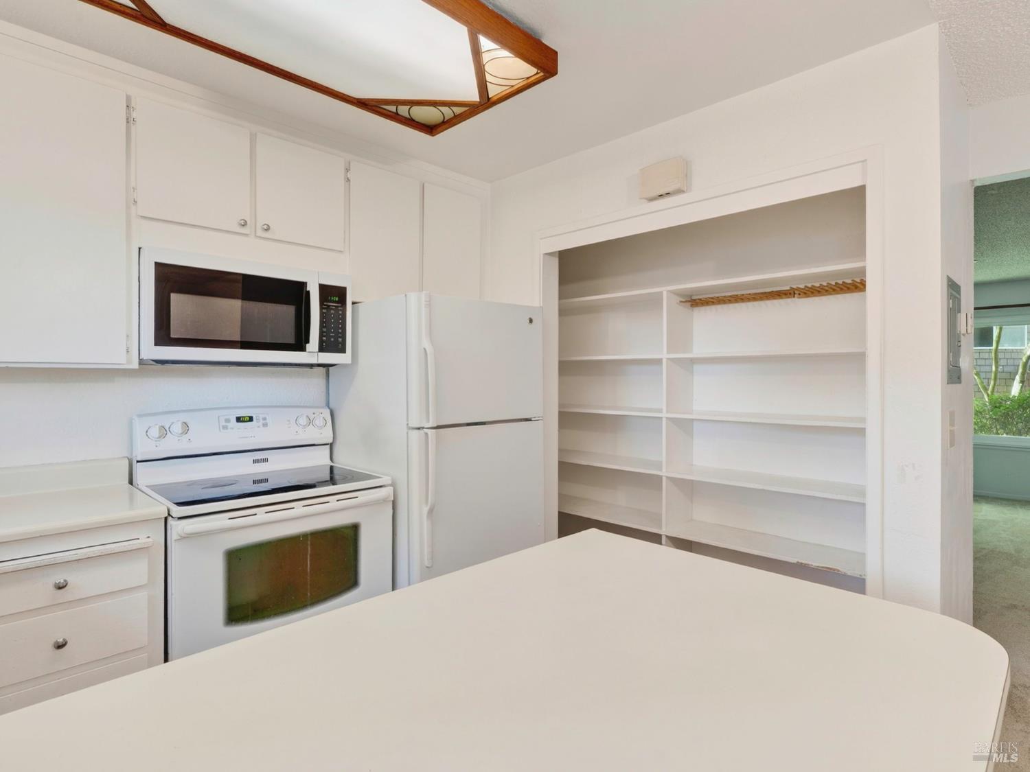 Detail Gallery Image 9 of 25 For 1411 Casa Buena Dr #14,  Corte Madera,  CA 94925 - 3 Beds | 1/1 Baths