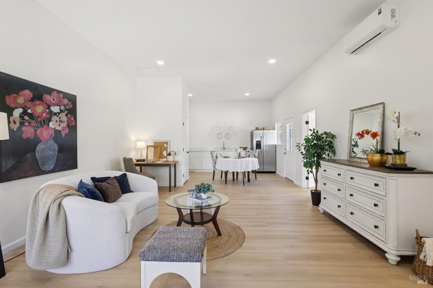 Detail Gallery Image 28 of 44 For 368 Bonnie Ct, Rohnert Park,  CA 94928 - 4 Beds | 2 Baths