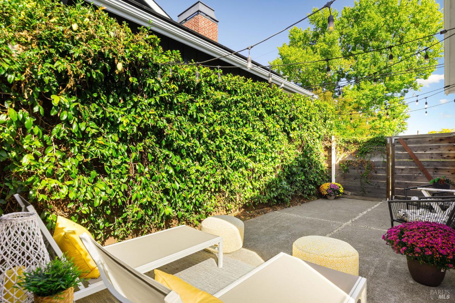 Detail Gallery Image 30 of 32 For 2005 Adrian St, Napa,  CA 94559 - 2 Beds | 1 Baths