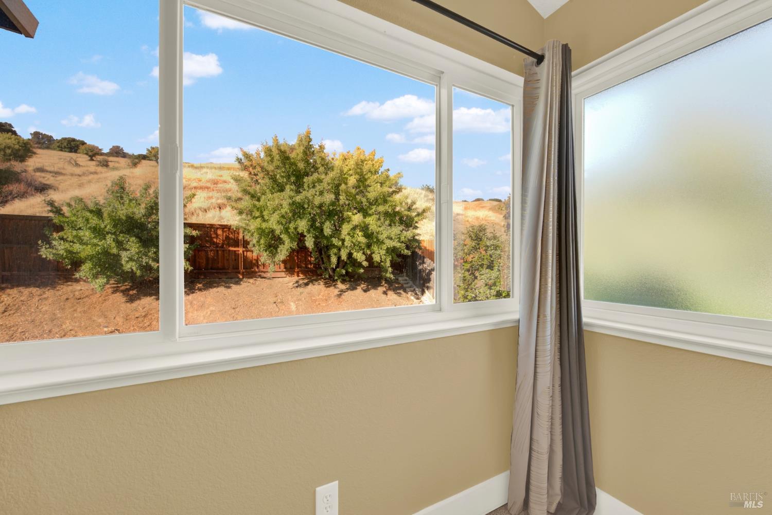 Detail Gallery Image 47 of 99 For 719 Rambleton Dr, Vacaville,  CA 95688 - 5 Beds | 3 Baths