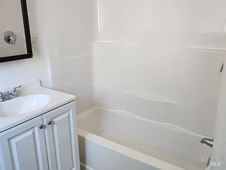 Detail Gallery Image 26 of 34 For 1930 L Ellenburg St, Vallejo,  CA 94590 - 5 Beds | 2 Baths