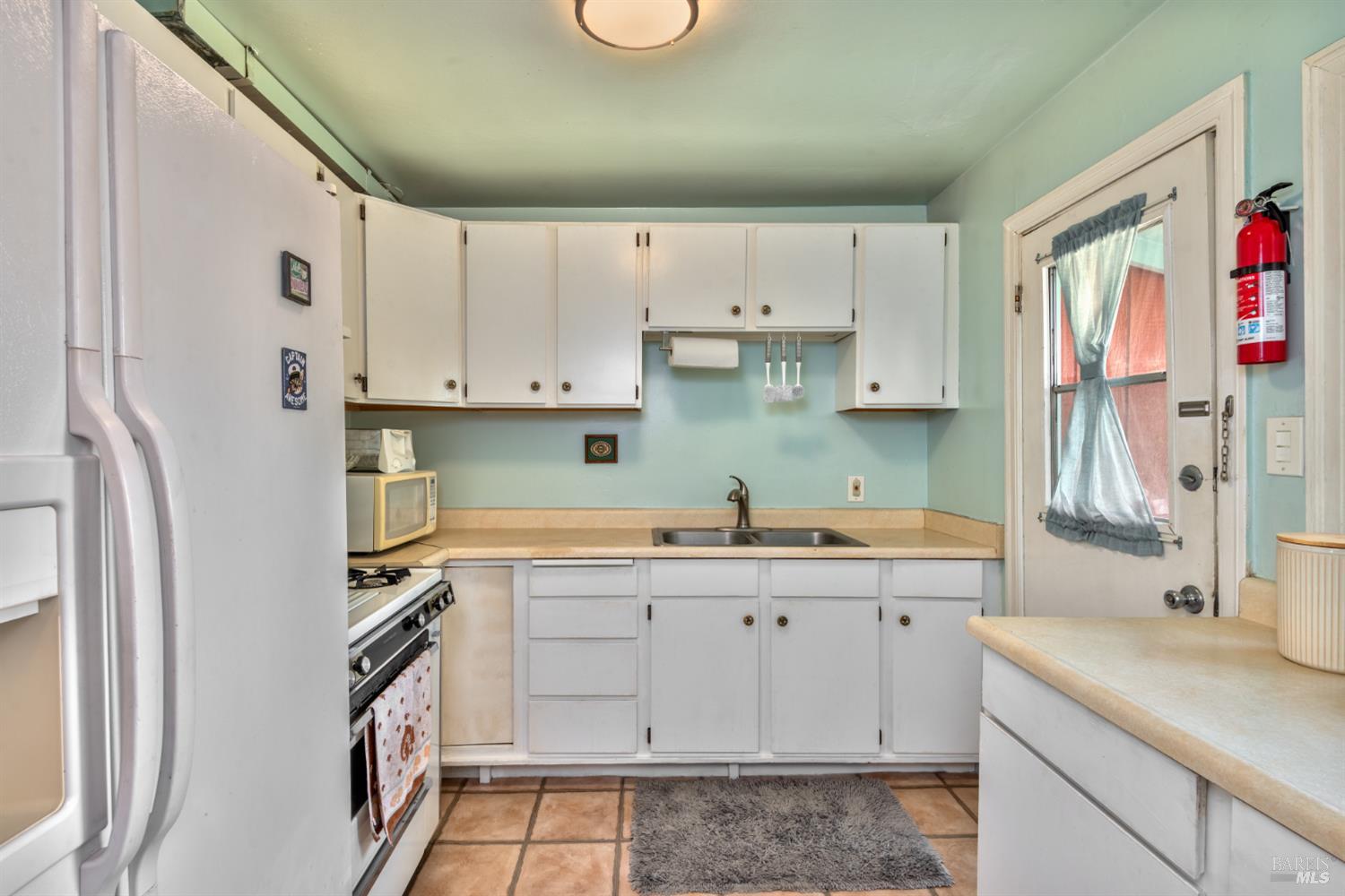 Detail Gallery Image 4 of 31 For 151 Earle St, Santa Rosa,  CA 95407 - 2 Beds | 1 Baths