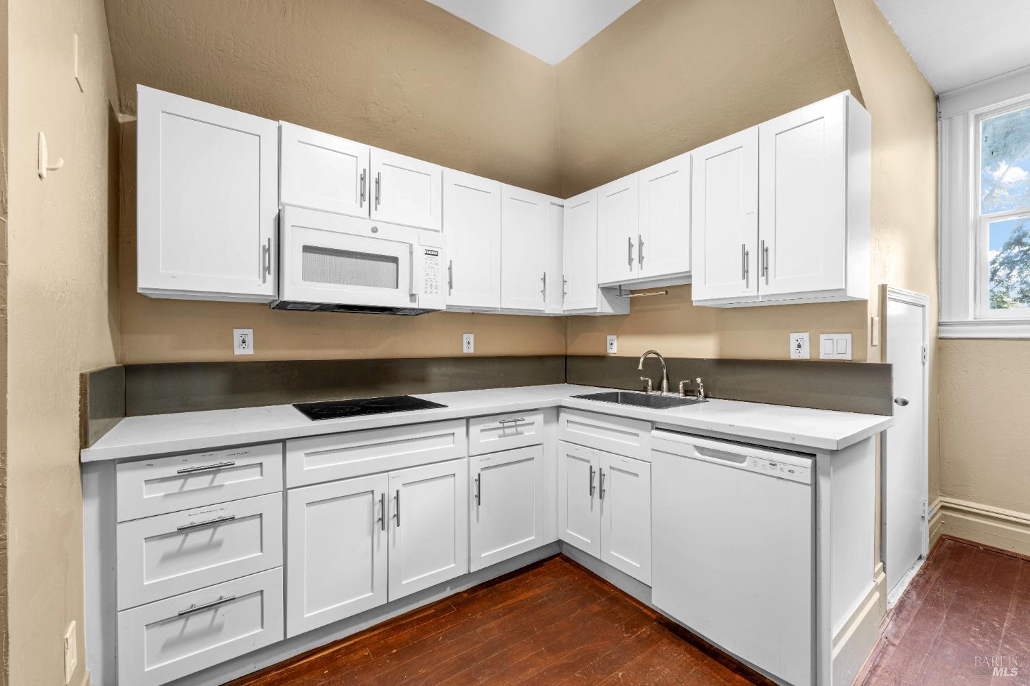 Detail Gallery Image 20 of 23 For 840 5th St, Santa Rosa,  CA 95404 - 4 Beds | 2/2 Baths