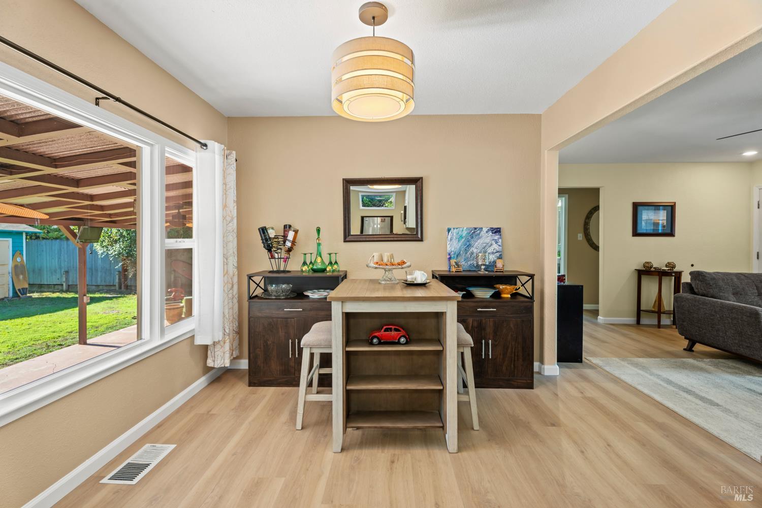 Detail Gallery Image 7 of 25 For 1169 Elm St, Ukiah,  CA 95482 - 2 Beds | 1 Baths