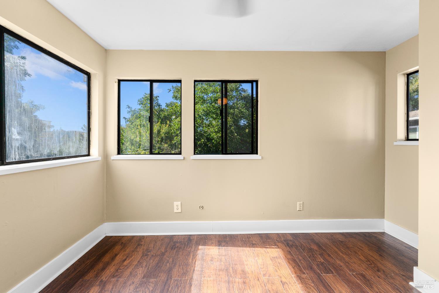 Detail Gallery Image 14 of 21 For 743 Davis St, Santa Rosa,  CA 95401 - 4 Beds | 2 Baths