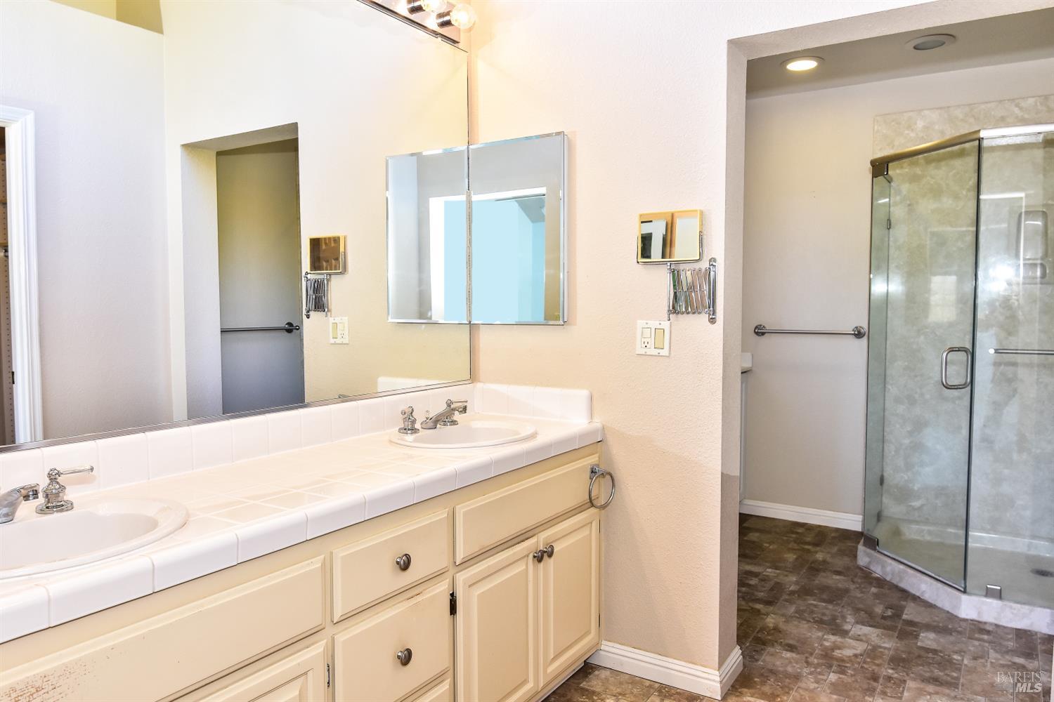 Detail Gallery Image 13 of 24 For 2728 Terry Ct, Pinole,  CA 94564 - 3 Beds | 2/1 Baths