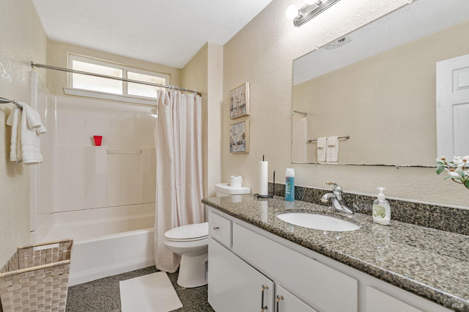 Detail Gallery Image 30 of 40 For 1019 Westview Dr, Napa,  CA 94558 - 4 Beds | 2/1 Baths