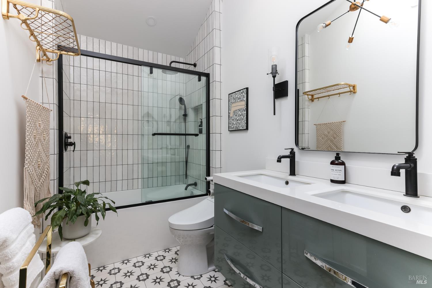 Detail Gallery Image 16 of 59 For 18445 1st Ave, Sonoma,  CA 95476 - 2 Beds | 2 Baths